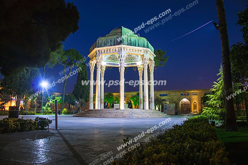 عکس با کیفیت نمای زیبا از حافظیه مهمترین جاذبه‌ گردشگری شیراز یا آرامگاه حافظ شیرازی در شب هنگام