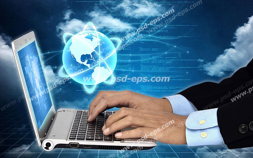 عکس با کیفیت تبلیغاتی مرد در حال کار کردن با لپ تاپ