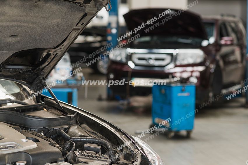 عکس با کیفیت تبلیغاتی ماشین ها در تعمیرگاه و ماشین با کاپوت باز